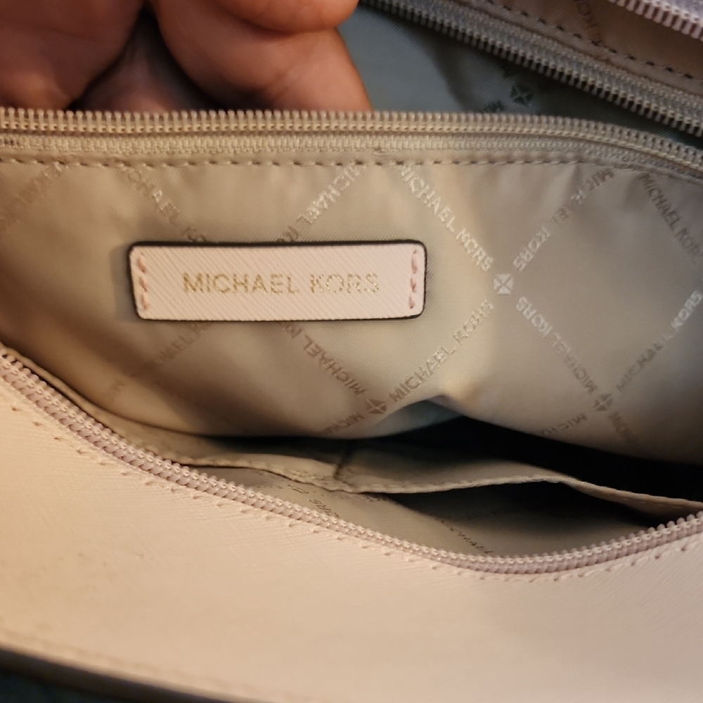 Michael Kors Gilly Large Drawstring Tote And Wallet. Hotel Kors Limited Edition - Picture 2 of 15